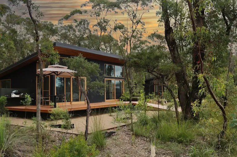 Chalets at Blackheath modern villa from the outside, showing the furnished deck and bushland views